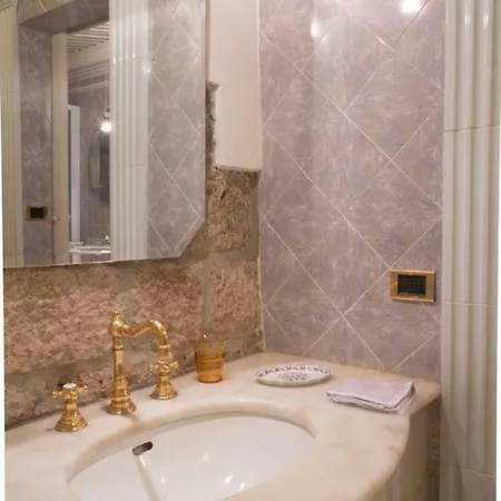 בית הארחה Luxory Su Lungarno פיזה