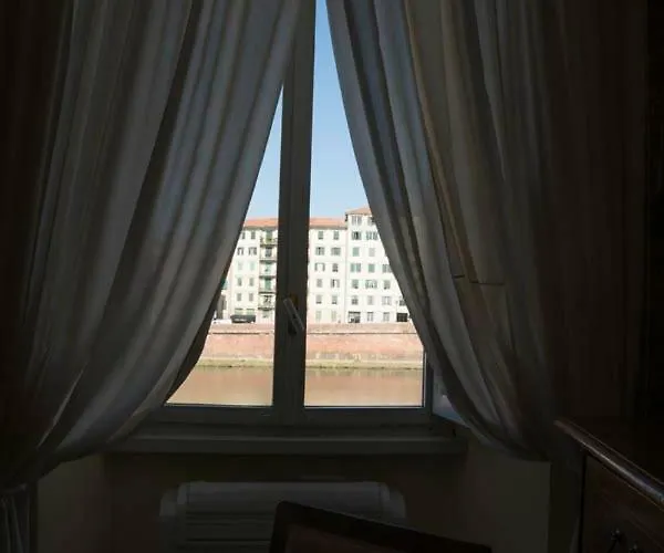 Luxory Su Lungarno بيت ضيافة بيزا